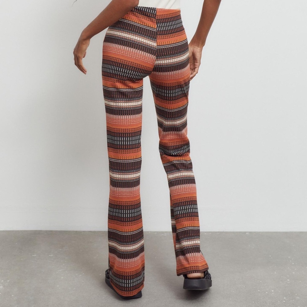 urban outfitters bryn pull-on flare pant - Picture 2 of 4